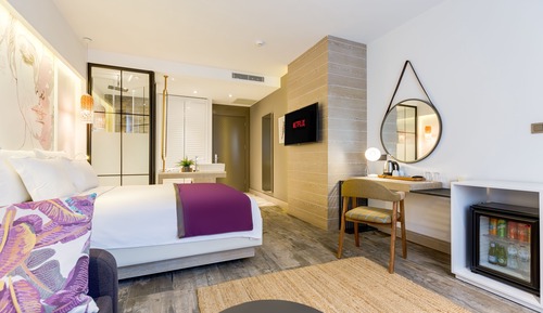 Deluxe Quadruple Room, Jetted Tub, Mountain View