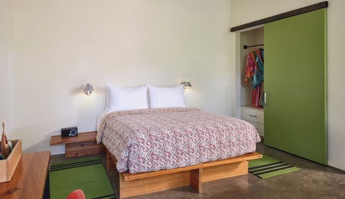 Superior Studio, 1 Queen Bed, Courtyard View (Courtyard Queen Studio)