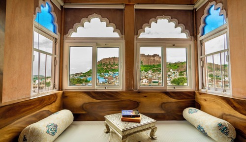 Fort View Superior Room with Jharokha, King bed ( 4th Floor )