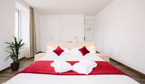 Comfort Room, Mountain View
