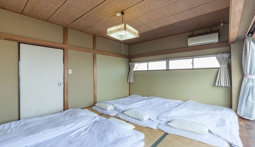 Japanese Room- Quintuple