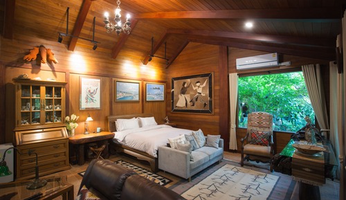 Cowboy Villa With Garden View