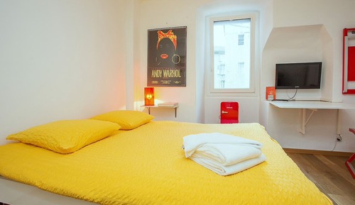 Double Room (Forum)