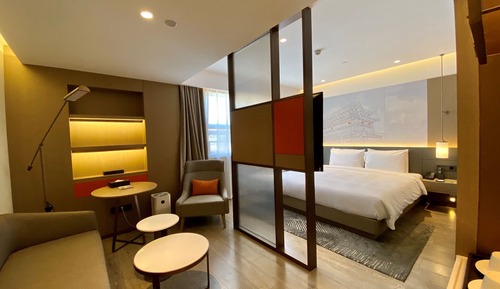 Room, 1 King Bed (Privilege)