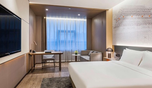Superior Room, 1 King Bed