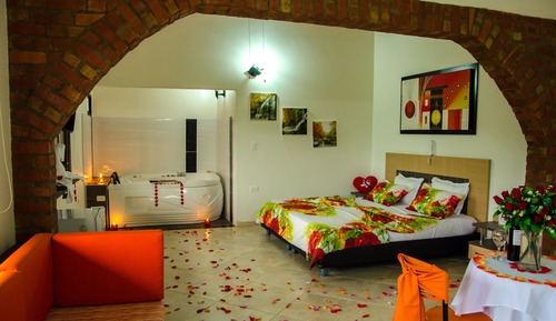Panoramic Room