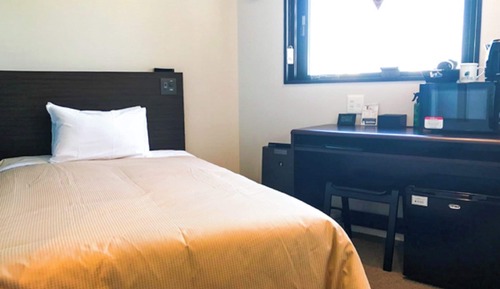 Single Room, 1 Large Twin Bed, Smoking