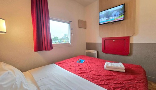 Standard Room, 1 Queen Bed