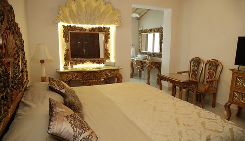 Room, Hot Tub (VIP 2 Barroco)