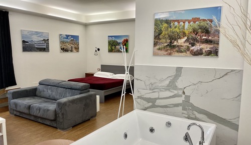 Panoramic Studio Suite, Jetted Tub, Sea View