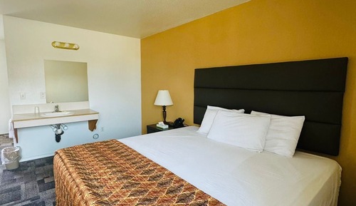 Senior Single Room