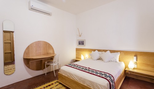 Standard Room, 1 King Bed