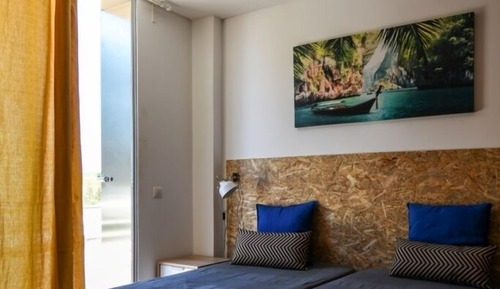 Economy Room (1)
