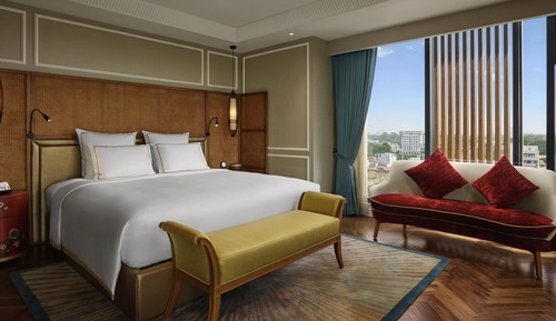 Presidential Suite, Club Lounge Access