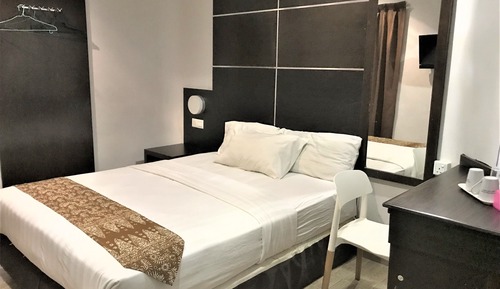 Queen Room