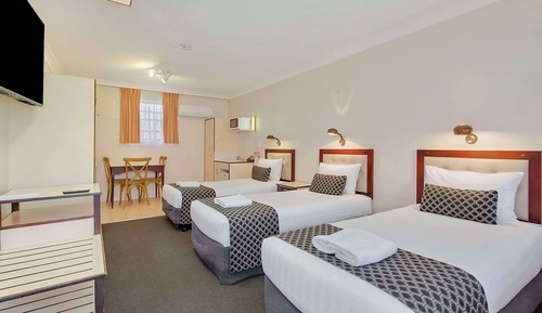 Room, 3 Twin Beds