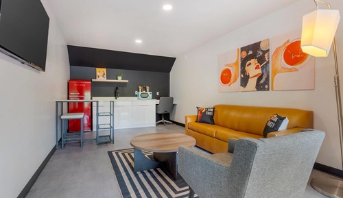 Suite, 1 King Bed, Non Smoking