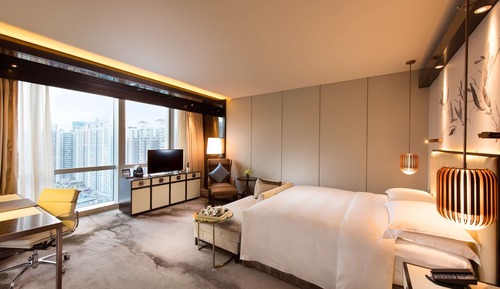 King Premier One-Bedroom Suite