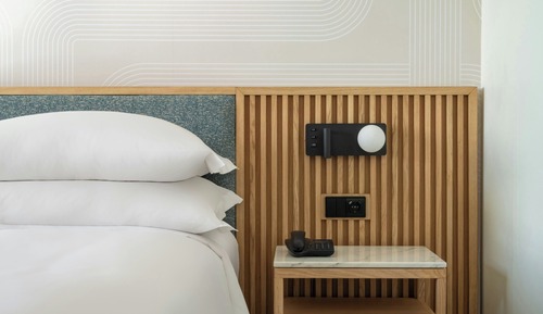 Deluxe Room, 1 King Bed, Non Smoking, Resort View (Balcony)