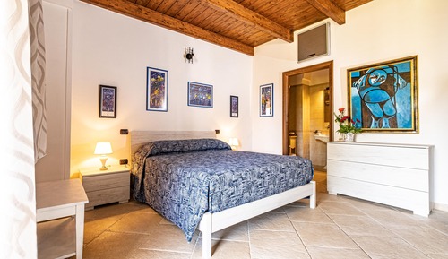 Classic Room, Bathtub