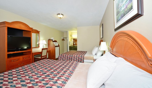 2 Double Beds