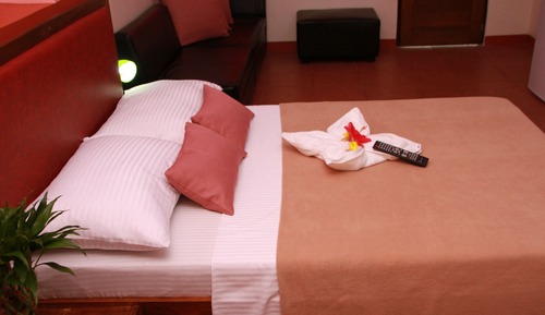 Queen Pool Suite with Promo Breakfast