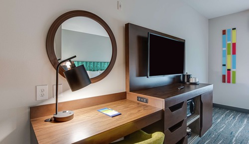 Room, 2 Queen Beds, Accessible, Bathtub