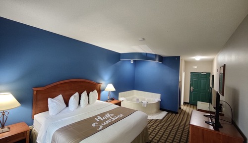 Suite, 1 King Bed, Non Smoking, Jetted Tub