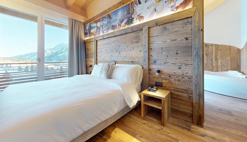Luxury Suite