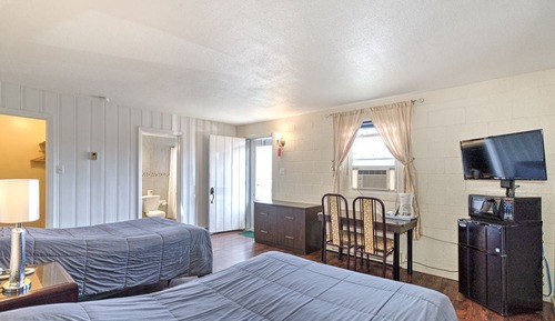 Standard Room, 2 Double Beds