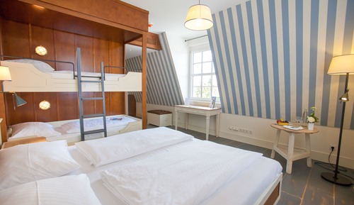 Hotel room C