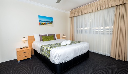 One Bedroom w/ Garden View