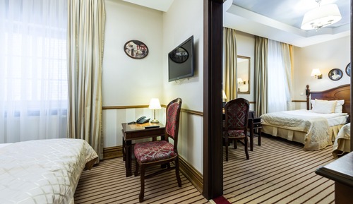 Family Room (Deluxe)