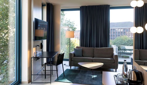 Family Room (Superior)