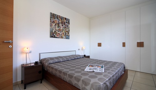 Family Apartment, 2 Bedrooms, Partial Lake View, Courtyard Area