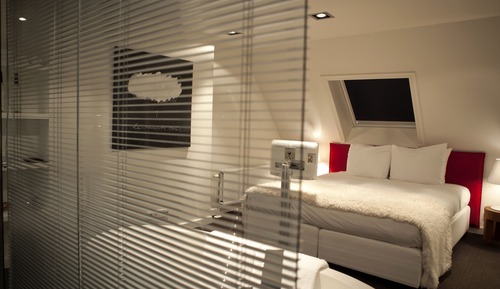 Suite L