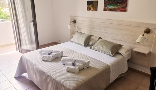 Classic Triple Room, Garden View