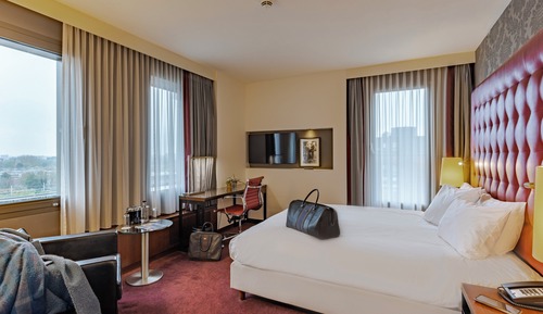 Standard Room, 1 King Bed, Corner