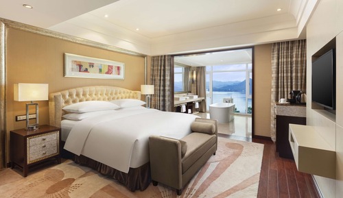 Lake view suite