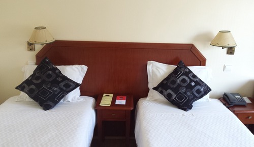 Twin Room (with Extra Bed)