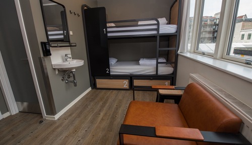 Private 4 Bed Room