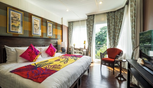 Deluxe Corner Room