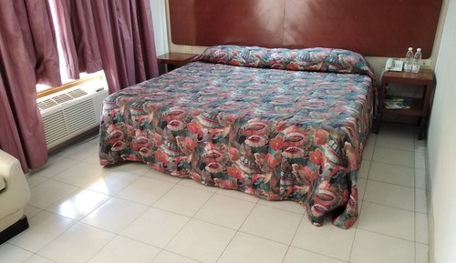 Standard Double Room, 1 Queen Bed, Private Bathroom, Corner