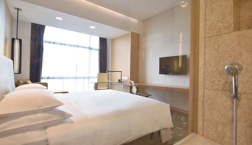 Standard Room, 1 King Bed, Club Lounge Access
