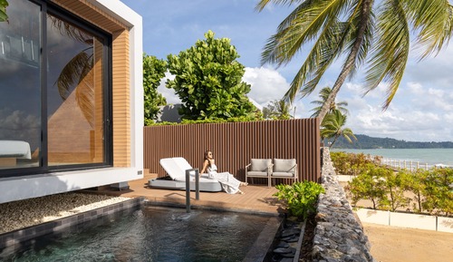 Beachfront pool villa 