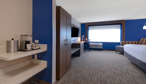 Suite, 2 Queen Beds, Mobility Accessible (Accessible Tub)