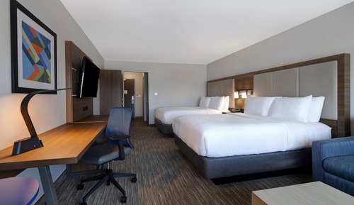 Suite, 2 Queen Beds, Accessible Bathtub (Communications)