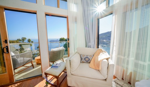 Suite, 1 King Bed with Sofa bed, Ocean View, Corner