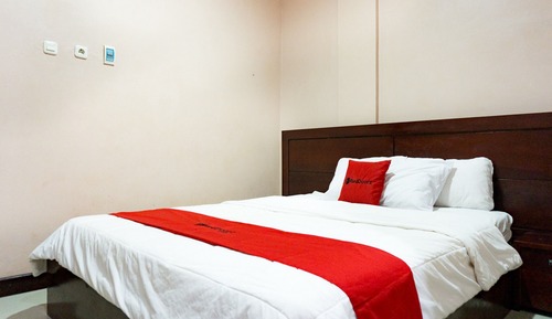 Double Room (Reddoorz)