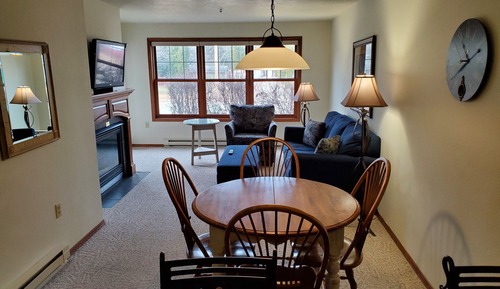 Deluxe Whirlpool One Bedroom City View
